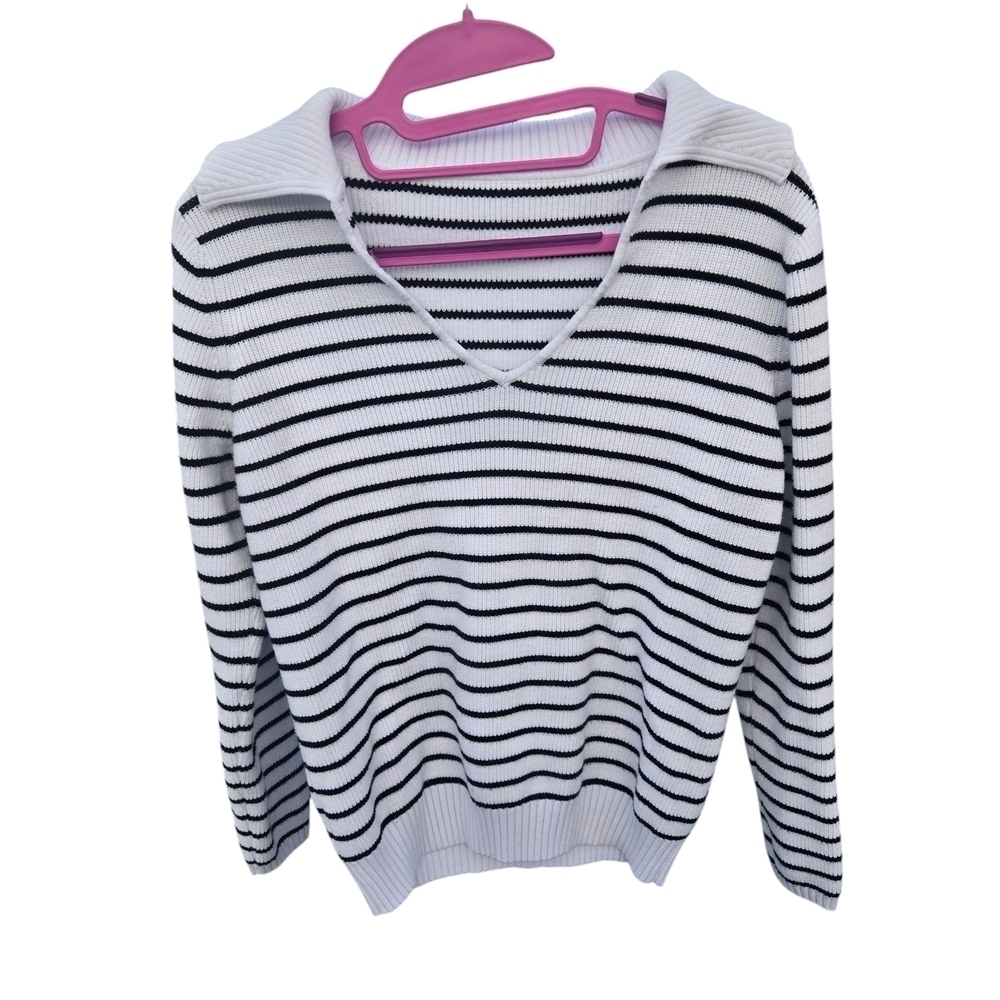 UNCLECAT Black and White V-Neck Sweater Ribbed with Stripes and Collar small
